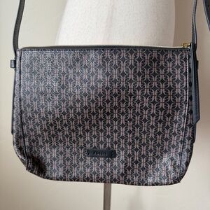 Fossil Farrah Crossbody Bag Purse
Leather Black Tan